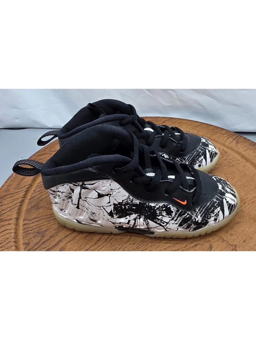 Nike little posite